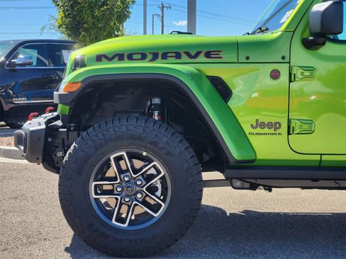New 2025 Jeep Gladiator Mojave image 9