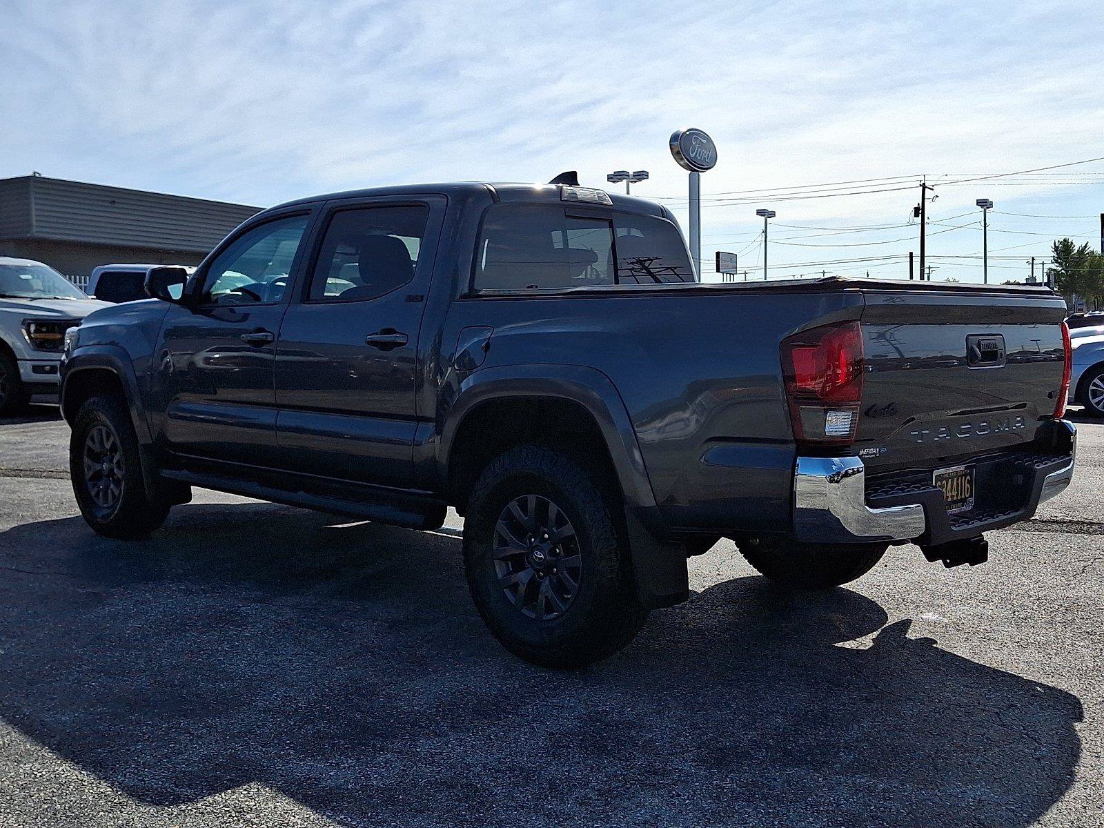 Used 2021 Toyota Tacoma SR5 AWD/4WD image 4