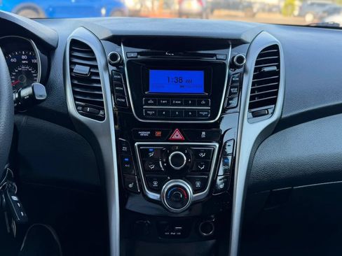 Used 2016 Hyundai Elantra GT FWD image 17
