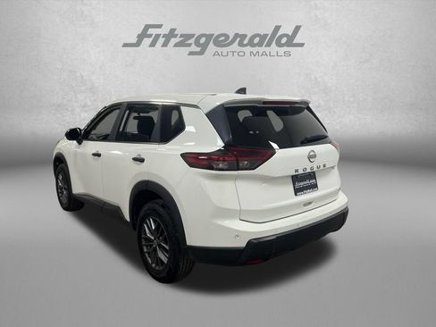 Used 2024 Nissan Rogue S FWD image 3