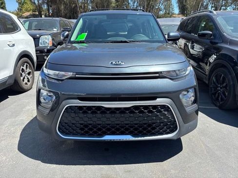 Used 2020 Kia Soul LX FWD image 2