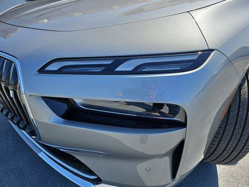 New 2025 BMW i7 eDrive50 image 32