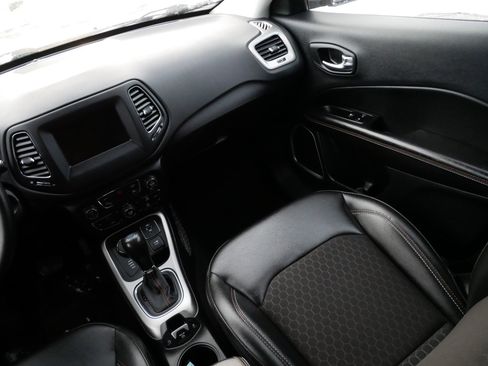 Used 2020 Jeep Compass Latitude image 11