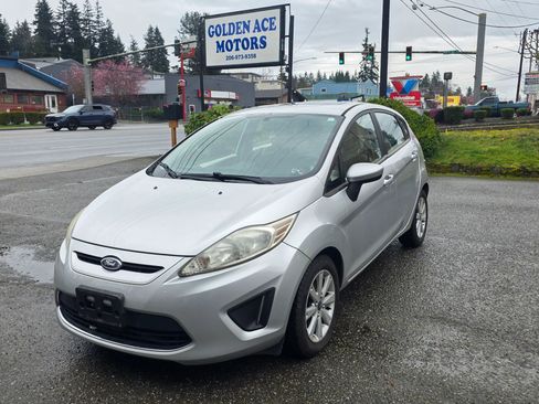 Used 2011 Ford Fiesta SE w/ 202A Rapid Spec Order Code image 1