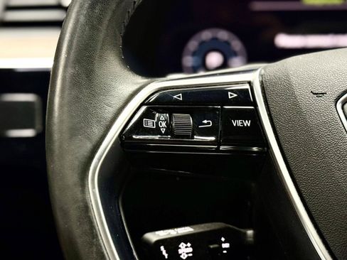 Used 2021 Audi e-tron Premium Plus w/ Premium Plus Package AWD/4WD image 18