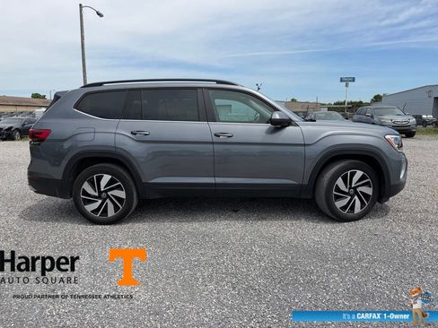 Used 2024 Volkswagen Atlas SE w/ Panoramic Sunroof Package AWD/4WD image 6