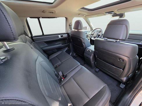 Used 2025 Hyundai Santa Fe Limited AWD/4WD image 30