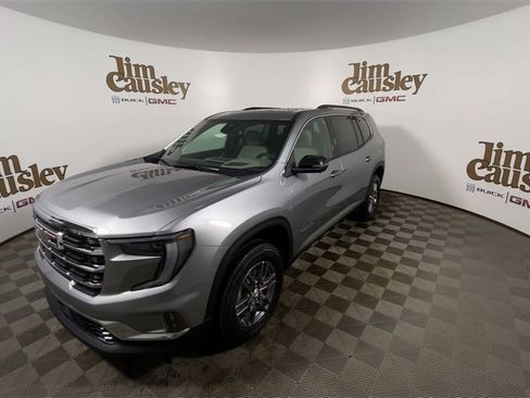 Used 2025 GMC Acadia Elevation w/ Elevation Premium Package image 4