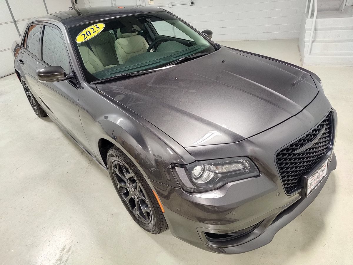 Used 2023 Chrysler 300 Touring L w/ Popular Equipment Group AWD/4WD image 2