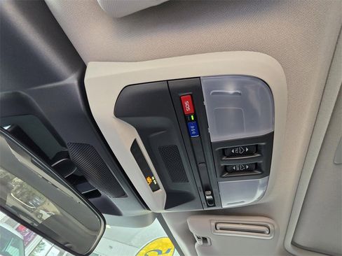 Used 2025 Subaru Crosstrek 2.0i Premium image 26