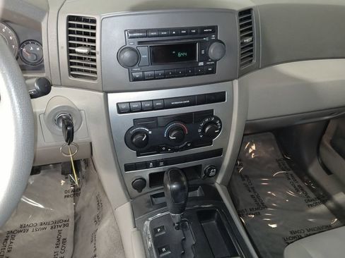 Used 2005 Jeep Grand Cherokee Laredo AWD/4WD image 19