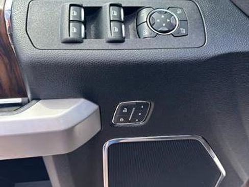 Used 2018 Ford F150 Lariat w/ Trailer Tow Package image 11