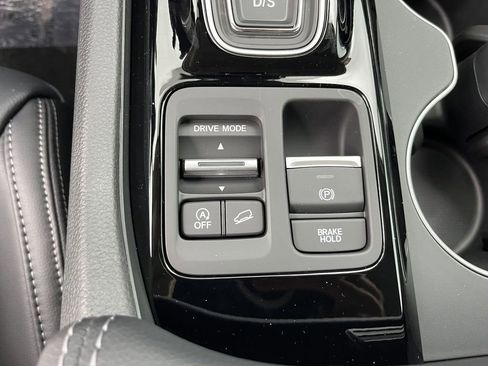 New 2025 Honda Pilot Touring image 18