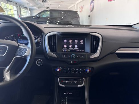 Certified 2024 GMC Terrain SLE w/ Driver Convenience Package AWD/4WD image 17
