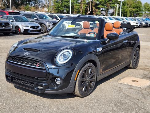 Used 2021 MINI Cooper S w/ Driver Assistance Package image 8