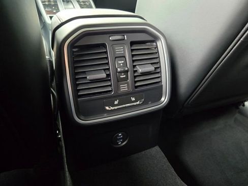 Used 2026 Porsche Macan image 19