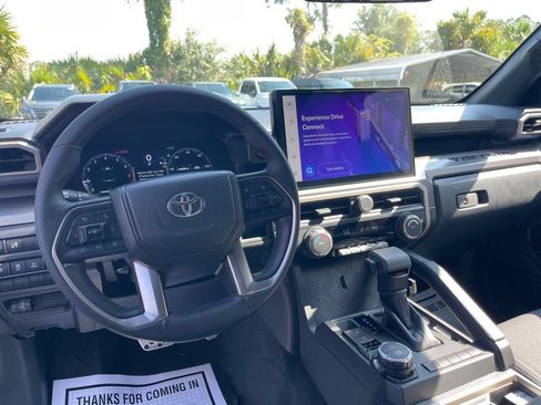 Used 2025 Toyota Tacoma TRD Sport AWD/4WD image 12