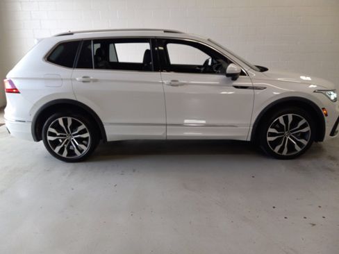 Used 2022 Volkswagen Tiguan SEL R-Line AWD/4WD image 2