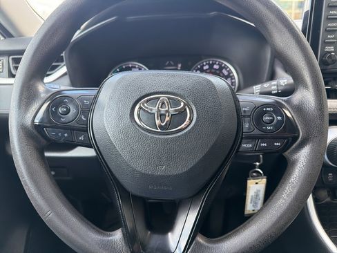 Used 2021 Toyota RAV4 LE image 37