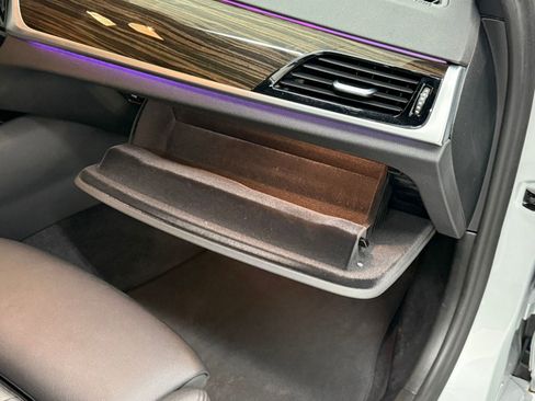 Used 2019 BMW 530e w/ Convenience Package image 49