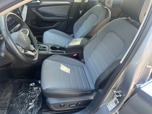 Used 2025 Volkswagen Jetta SE image 21