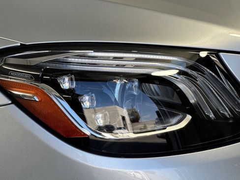 Used 2019 Mercedes-Benz S 560 Sedan image 9