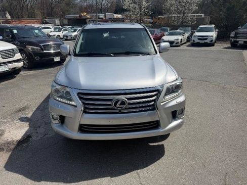 Used 2013 Lexus LX 570 4WD image 9