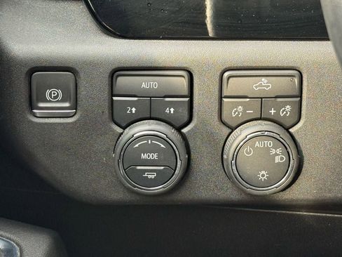 Used 2024 Chevrolet Silverado 1500 LT image 19