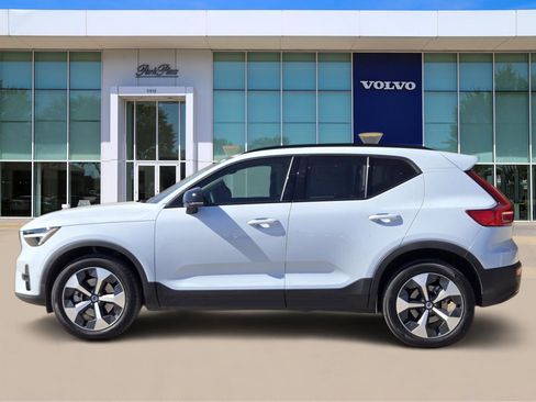 Used 2026 Volvo XC40 B5 Plus w/ Protection Package Premier image 3
