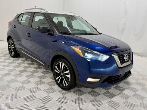 Used 2020 Nissan Kicks SR image 3
