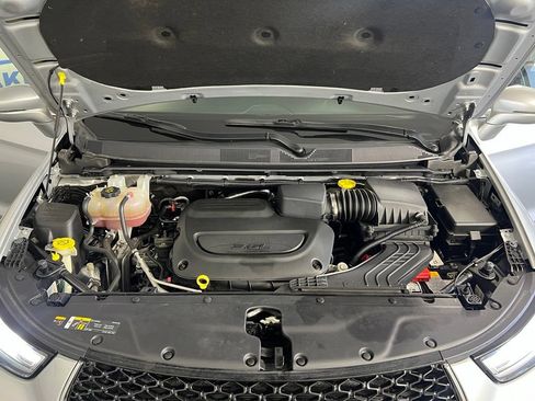 Used 2023 Chrysler Pacifica Touring-L FWD image 33