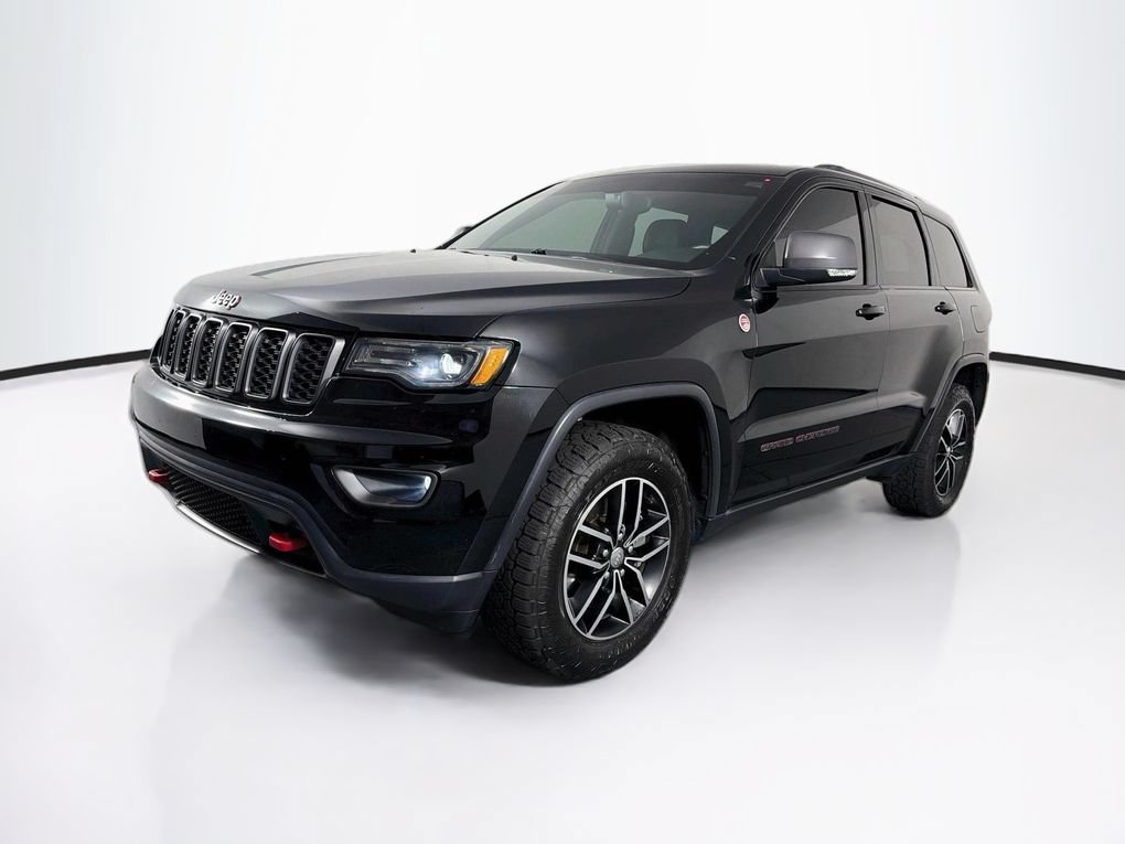 Used 2018 Jeep Grand Cherokee Trailhawk w/ Trailhawk Luxury Group AWD/4WD image 3
