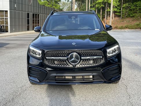 Used 2024 Mercedes-Benz GLB 250 image 3