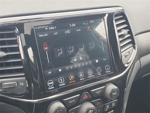 Used 2019 Jeep Grand Cherokee Altitude image 24