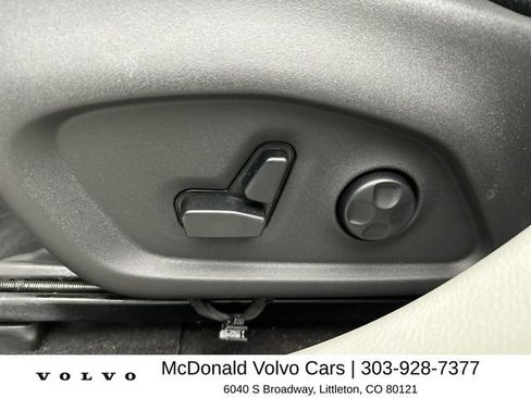 Used 2018 Jeep Compass Latitude w/ Safe & Security Group AWD/4WD image 12