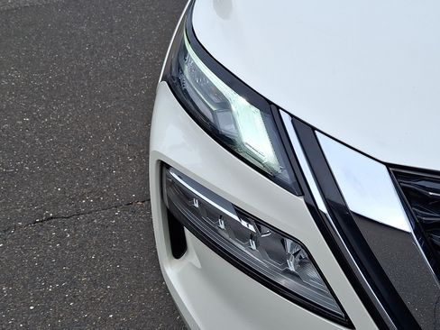 Certified 2023 Nissan Rogue SV AWD/4WD image 9