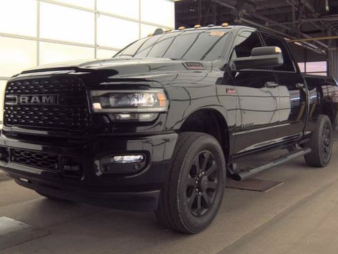 Used 2022 RAM 2500 Big Horn w/ Level C Equiment Group AWD/4WD image 4