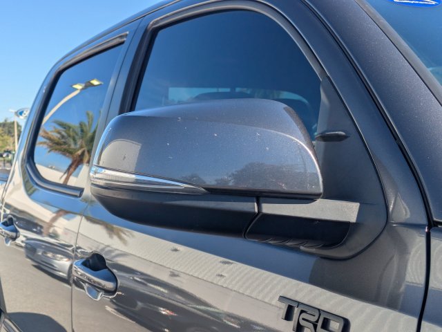 Used 2022 Toyota Tacoma TRD Off-Road w/ TRD Premium Off Road Package AWD/4WD image 12