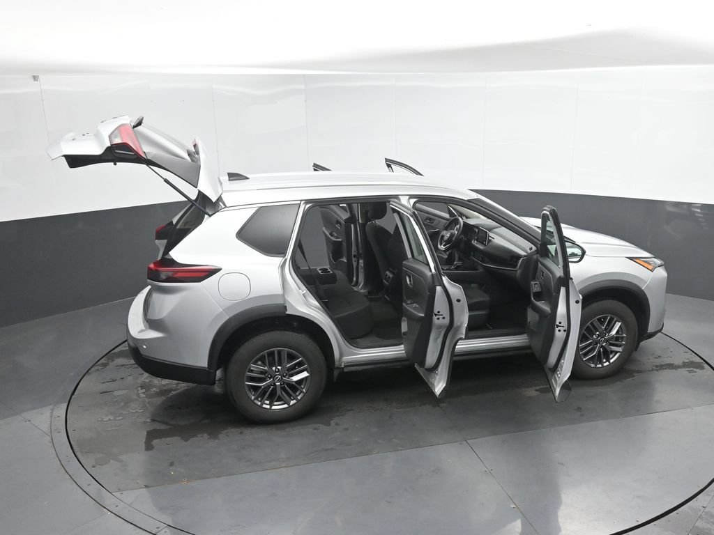 Used 2024 Nissan Rogue S AWD/4WD image 50