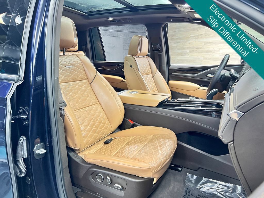 Used 2024 Cadillac Escalade ESV Sport w/ Touring Package AWD/4WD image 8