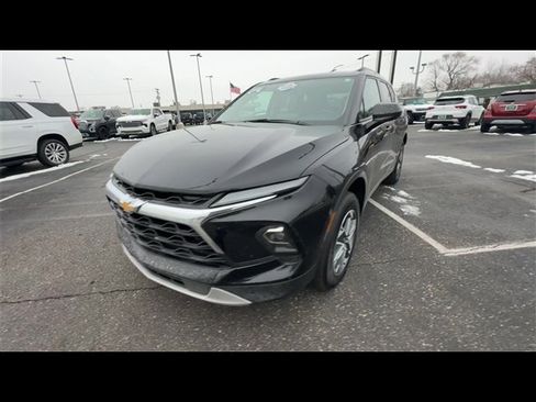 Certified 2024 Chevrolet Blazer LT w/ Convenience Package image 3