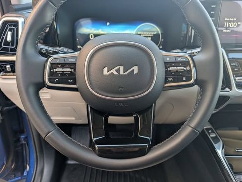 Used 2023 Kia Sorento SX AWD/4WD image 12