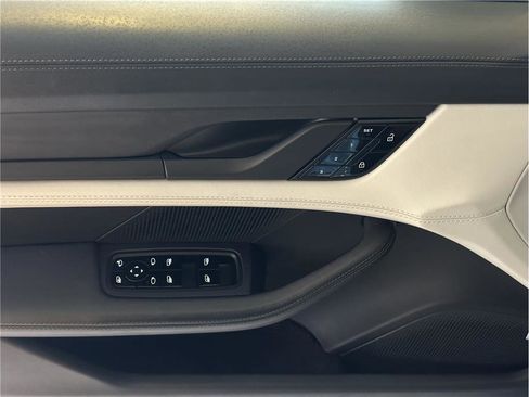 Used 2020 Porsche Taycan 4S image 11