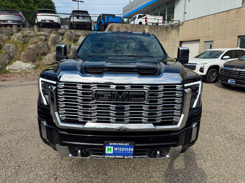 Used 2024 GMC Sierra 3500 Denali w/ Denali Reserve Package AWD/4WD image 10
