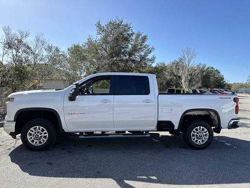 Used 2025 Chevrolet Silverado 2500 LT w/ Convenience Package image 3