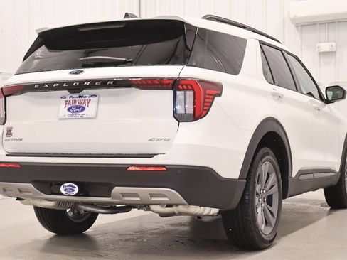 New 2026 Ford Explorer Active w/ Active Comfort Package AWD/4WD image 9