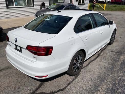 Used 2017 Volkswagen Jetta SE FWD image 12