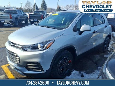 Certified 2022 Chevrolet Trax LT w/ LT Convenience Package image 1