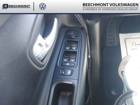 Used 2018 Jeep Renegade Limited w/ UConnect 8.4 Nav Group AWD/4WD image 21