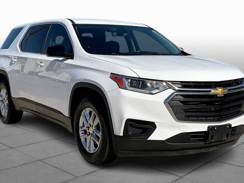 Used 2018 Chevrolet Traverse LS image 2